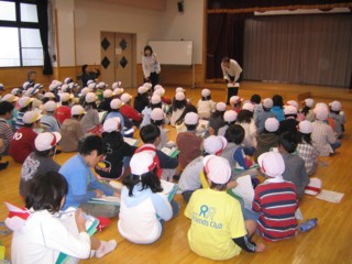 H18年　６月　８日館小学校３年生来館